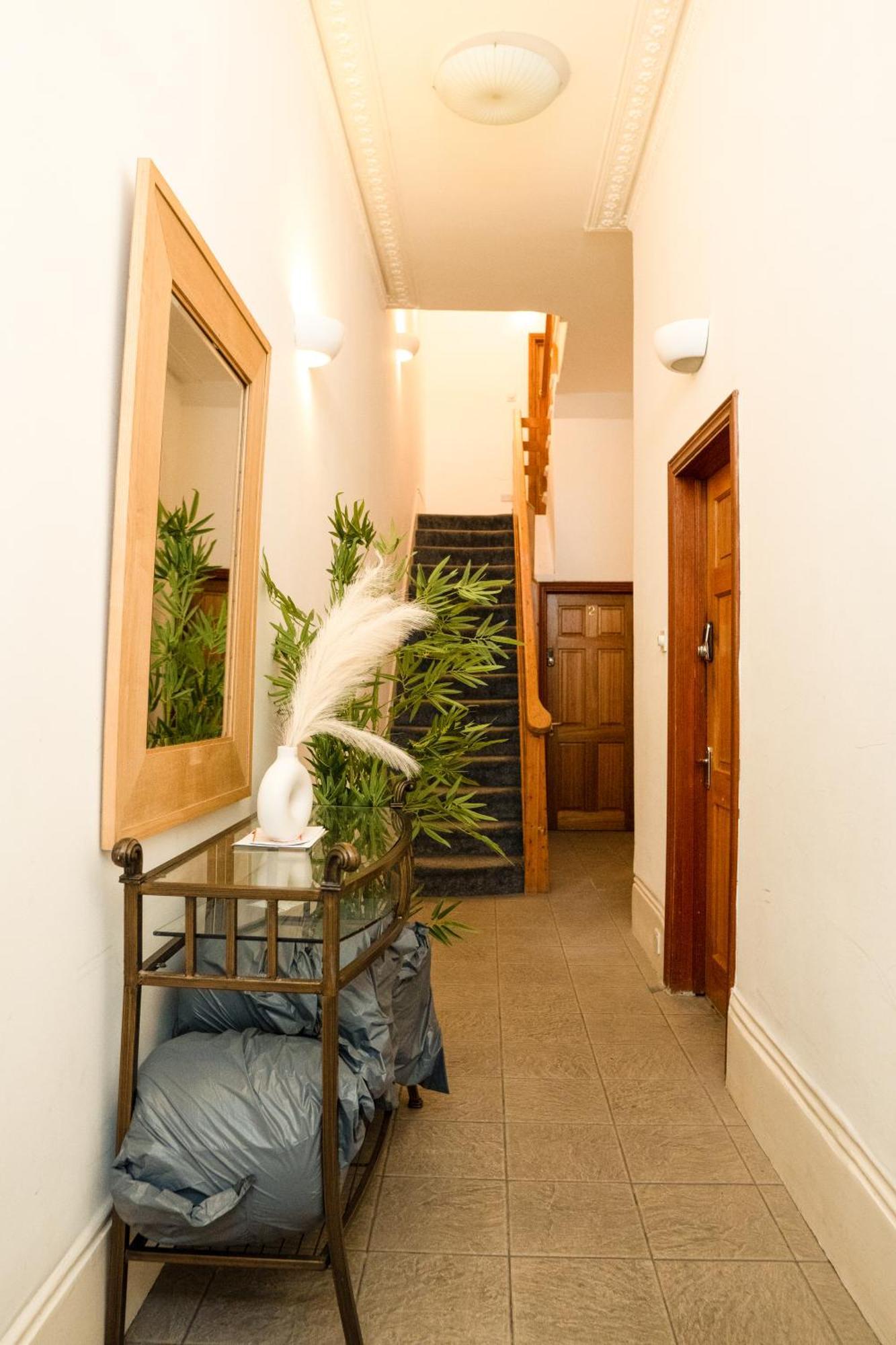 Imperial Earls Court Apartments ลอนดอน ภายนอก รูปภาพ